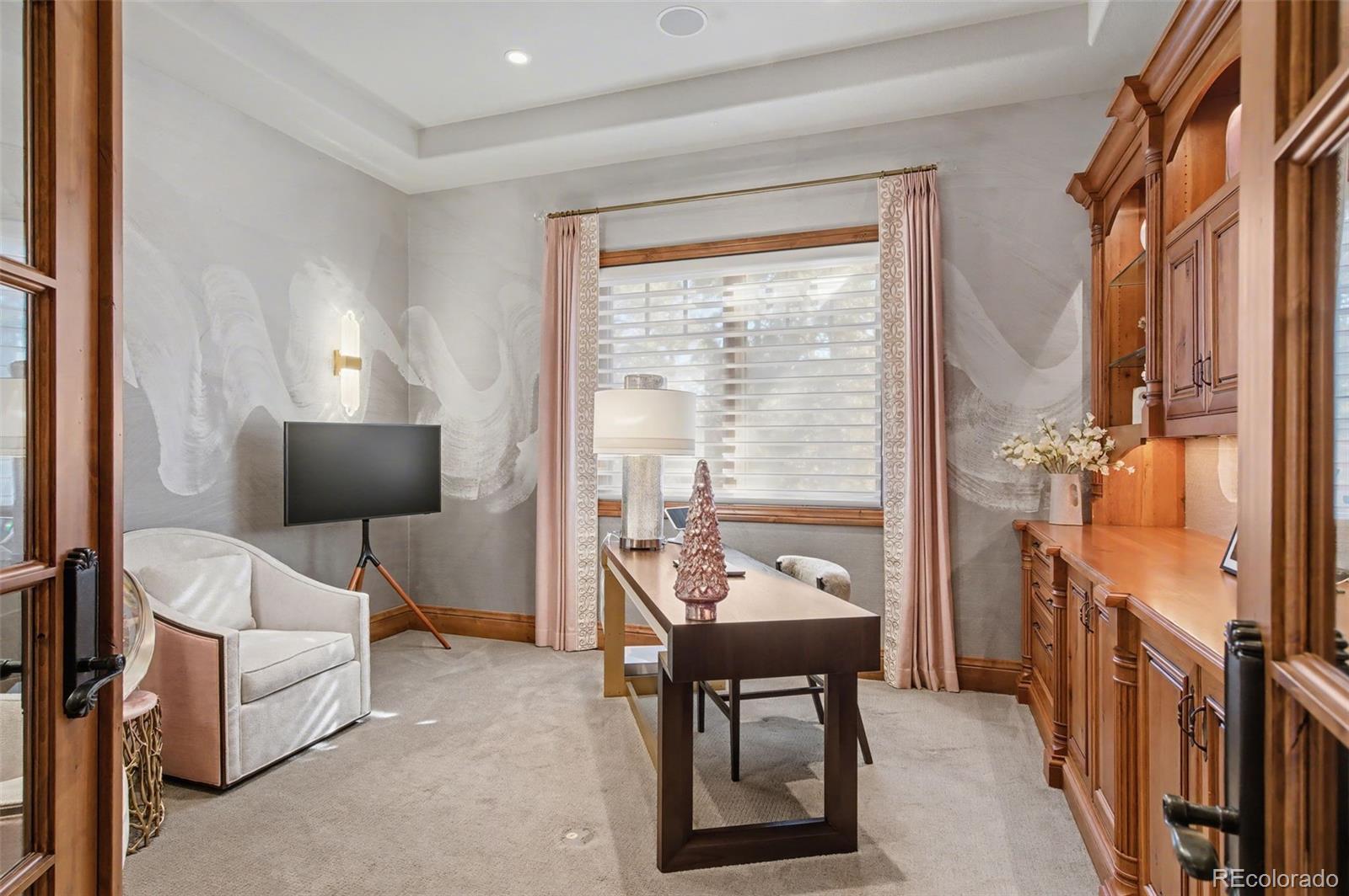 Colorado Springs, Colorado, 80906, United States, 5 Bedrooms Bedrooms, ,7 BathroomsBathrooms,Residential,Active,2017085