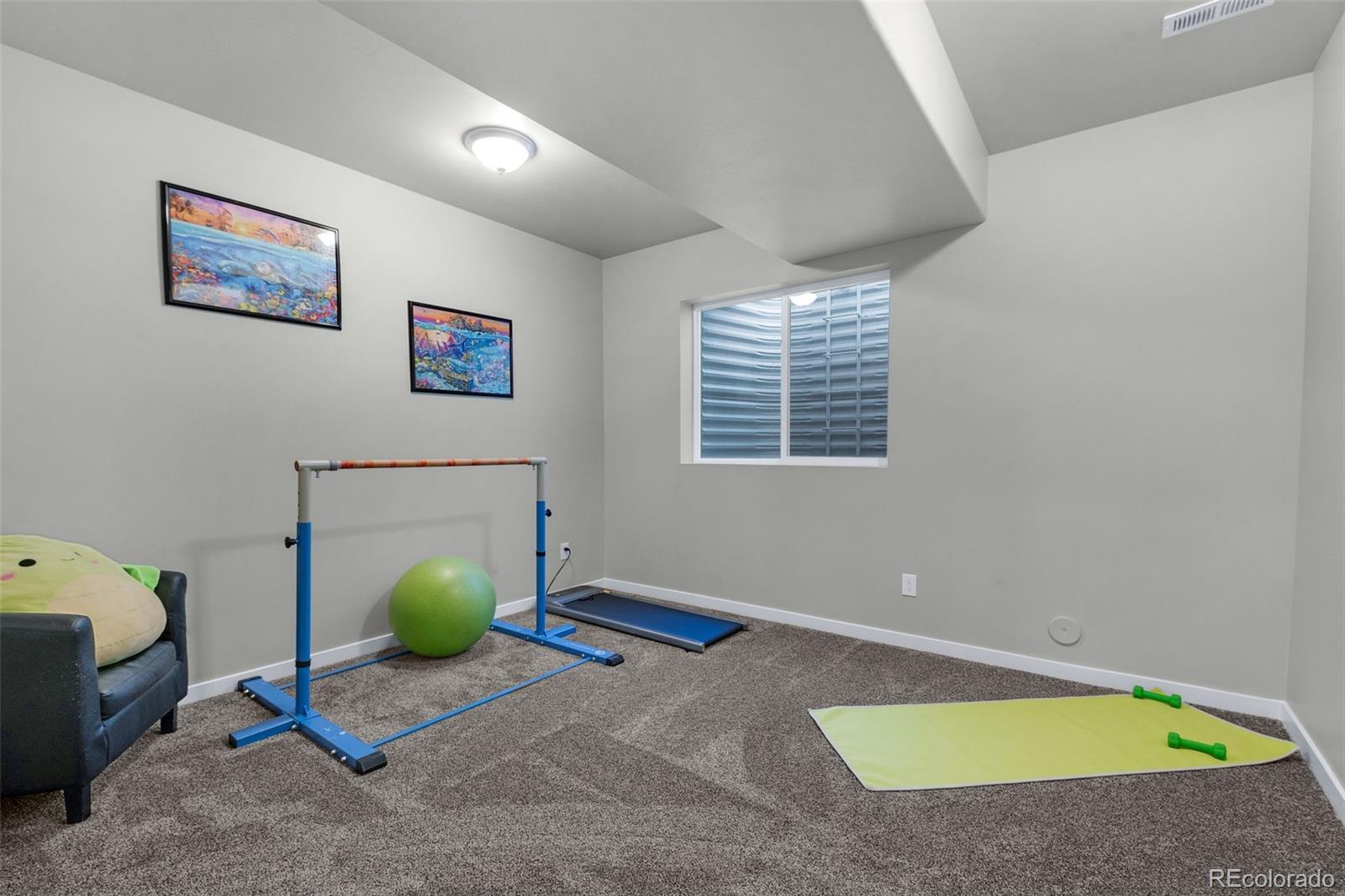 Colorado Springs, Colorado, 80908, United States, 7 Bedrooms Bedrooms, ,6 BathroomsBathrooms,Residential,Active,1969644