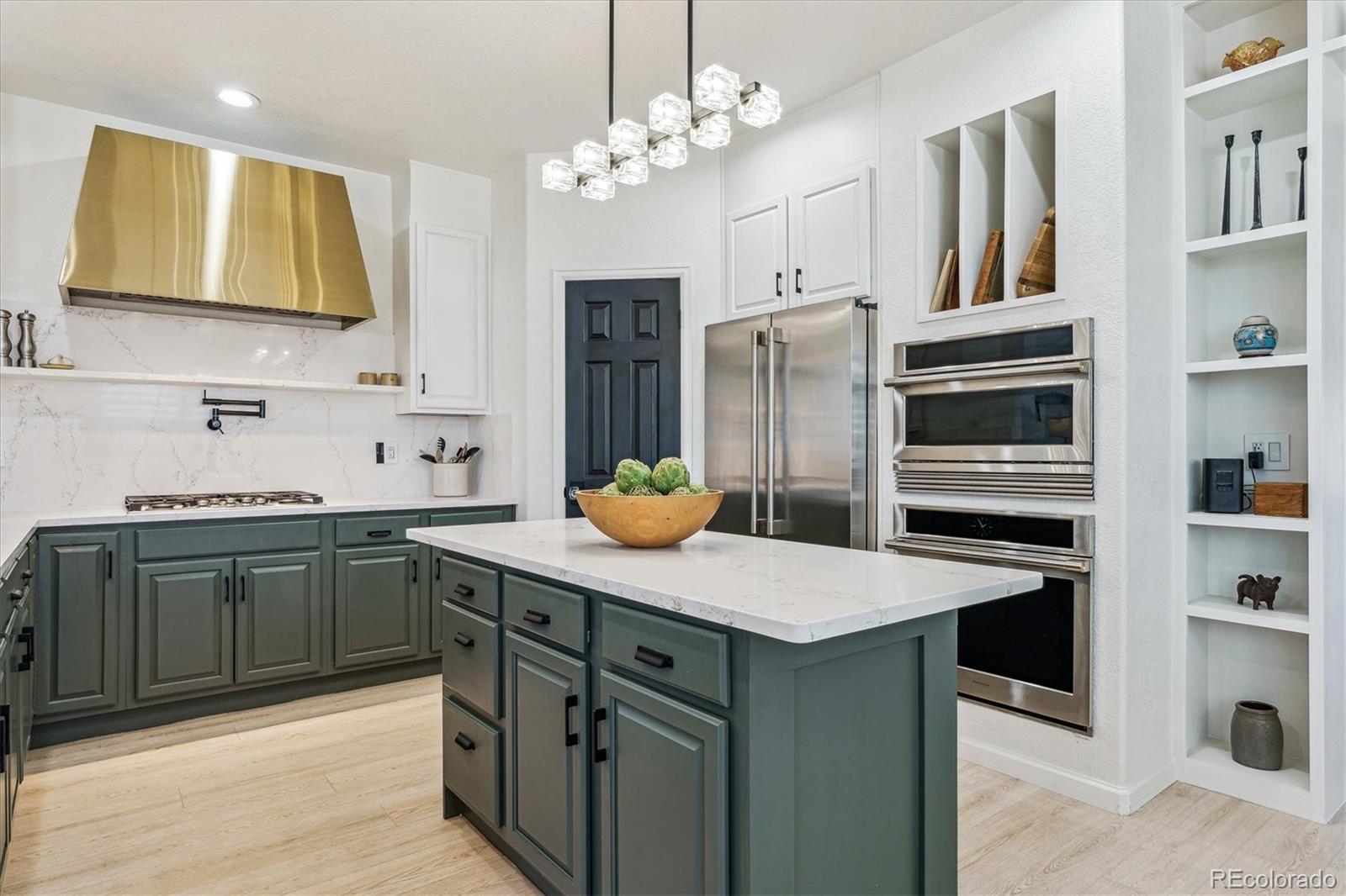 Castle Rock, Colorado, 80104, United States, 6 Bedrooms Bedrooms, ,5 BathroomsBathrooms,Residential,Active,1798044