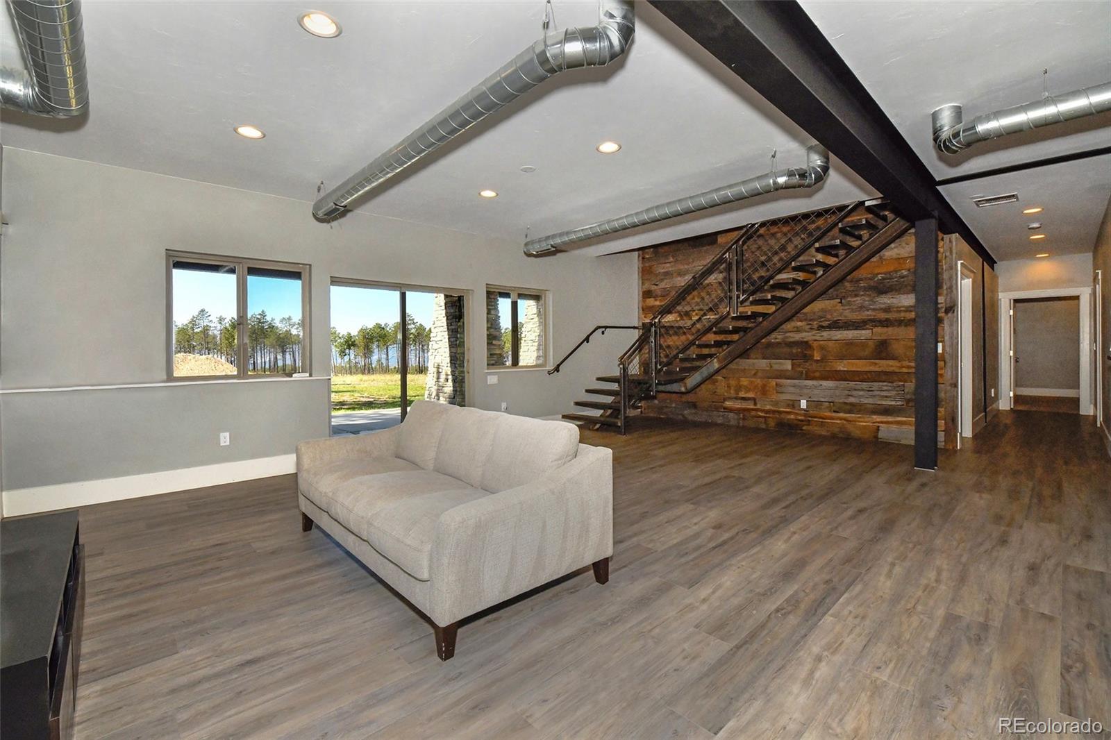Colorado Springs, Colorado, 80908, United States, 7 Bedrooms Bedrooms, ,7 BathroomsBathrooms,Residential,Active,1941384