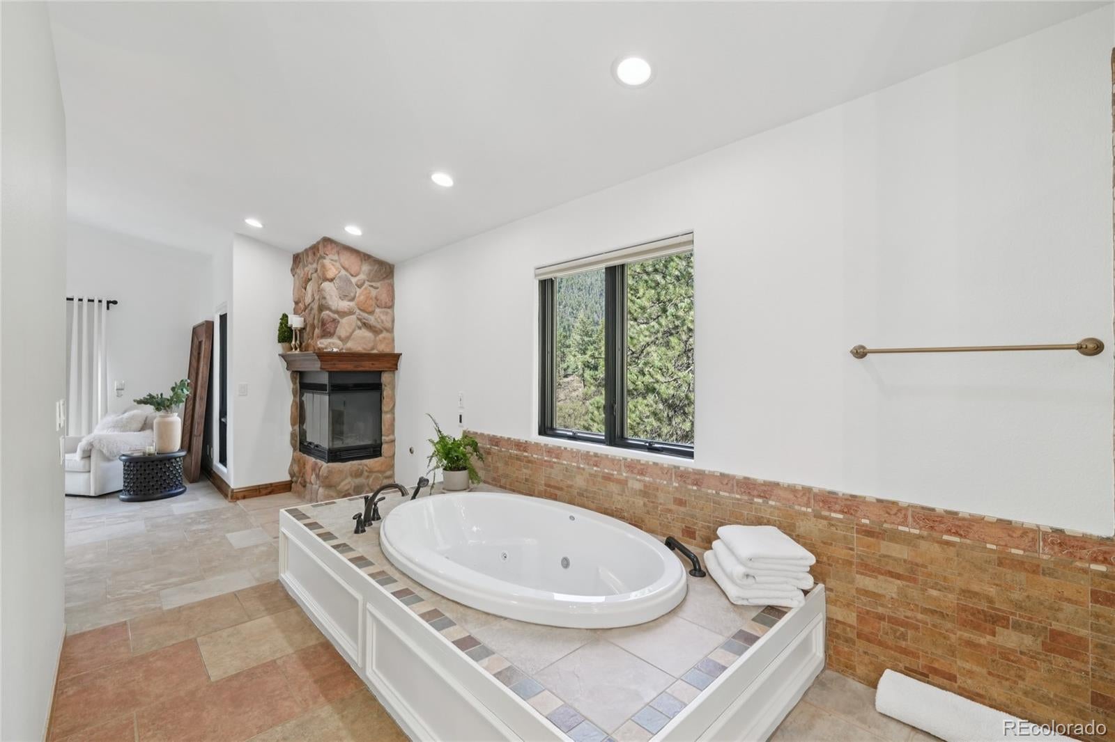 Manitou Springs, Colorado, 80829, United States, 4 Bedrooms Bedrooms, ,4 BathroomsBathrooms,Residential,Active,1943824