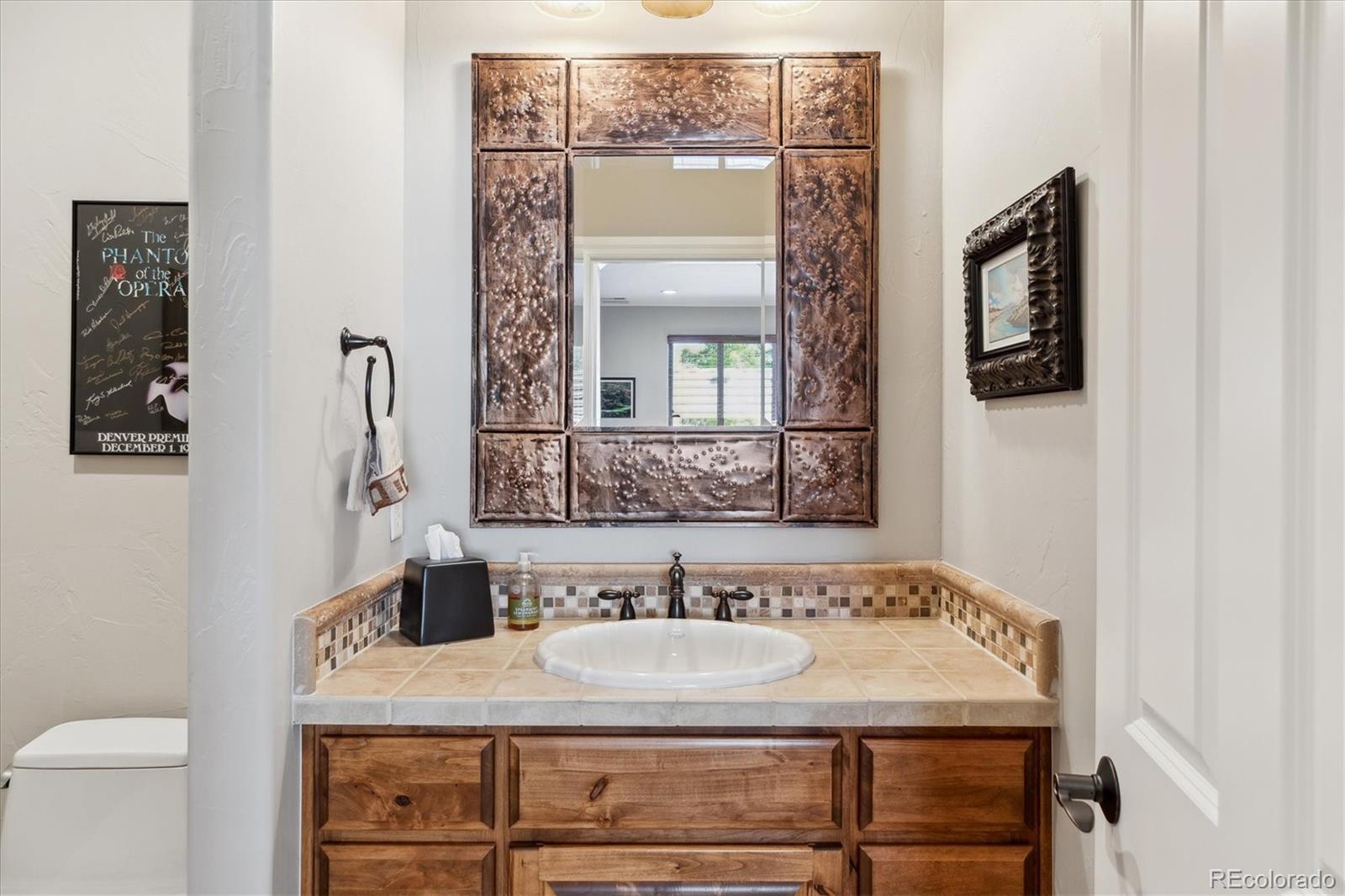 Littleton, Colorado, 80123, United States, 3 Bedrooms Bedrooms, ,4 BathroomsBathrooms,Residential,Active,1905081