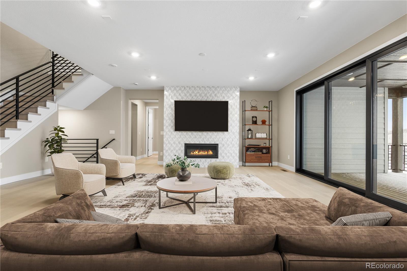 Lone Tree, Colorado, 80134, United States, 6 Bedrooms Bedrooms, ,7 BathroomsBathrooms,Residential,Active,2010172