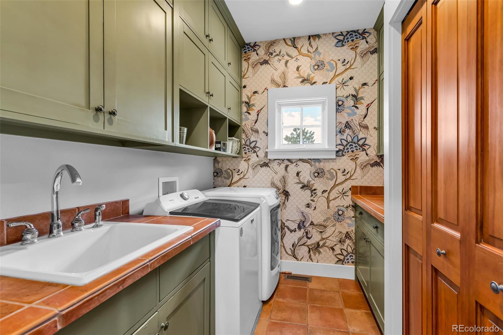 Beulah, Colorado, 81023, United States, ,4 BathroomsBathrooms,Residential,Active,1769562