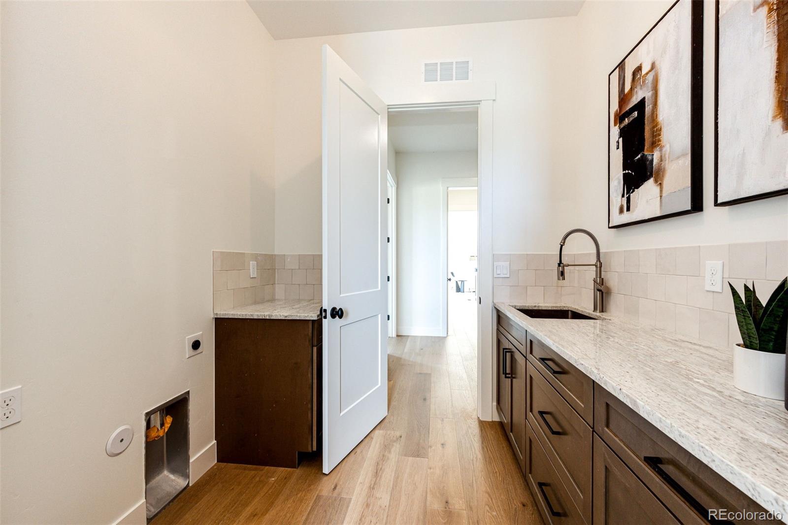 Byers, Colorado, 80103, United States, 3 Bedrooms Bedrooms, ,3 BathroomsBathrooms,Residential,Active,1880353