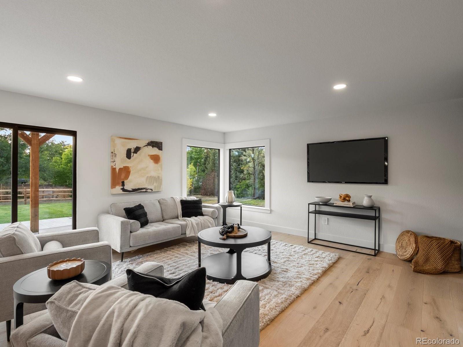 Greenwood Village, Colorado, 80111, United States, 5 Bedrooms Bedrooms, ,4 BathroomsBathrooms,Residential,Active,1952613