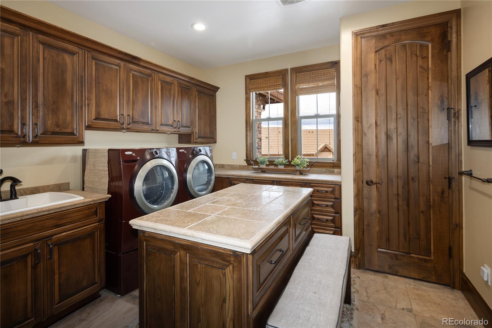 Highlands Ranch, Colorado, 80126, United States, 3 Bedrooms Bedrooms, ,5 BathroomsBathrooms,Residential,Active,2011857