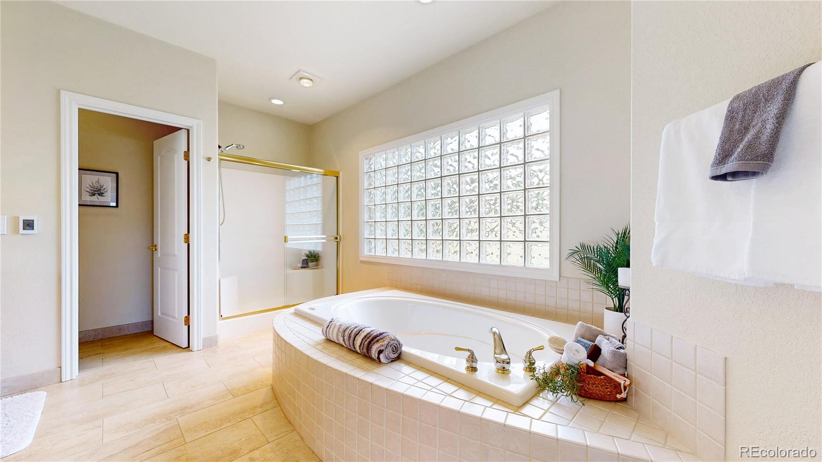 Littleton, Colorado, 80125, United States, 4 Bedrooms Bedrooms, ,4 BathroomsBathrooms,Residential,Active,1945079