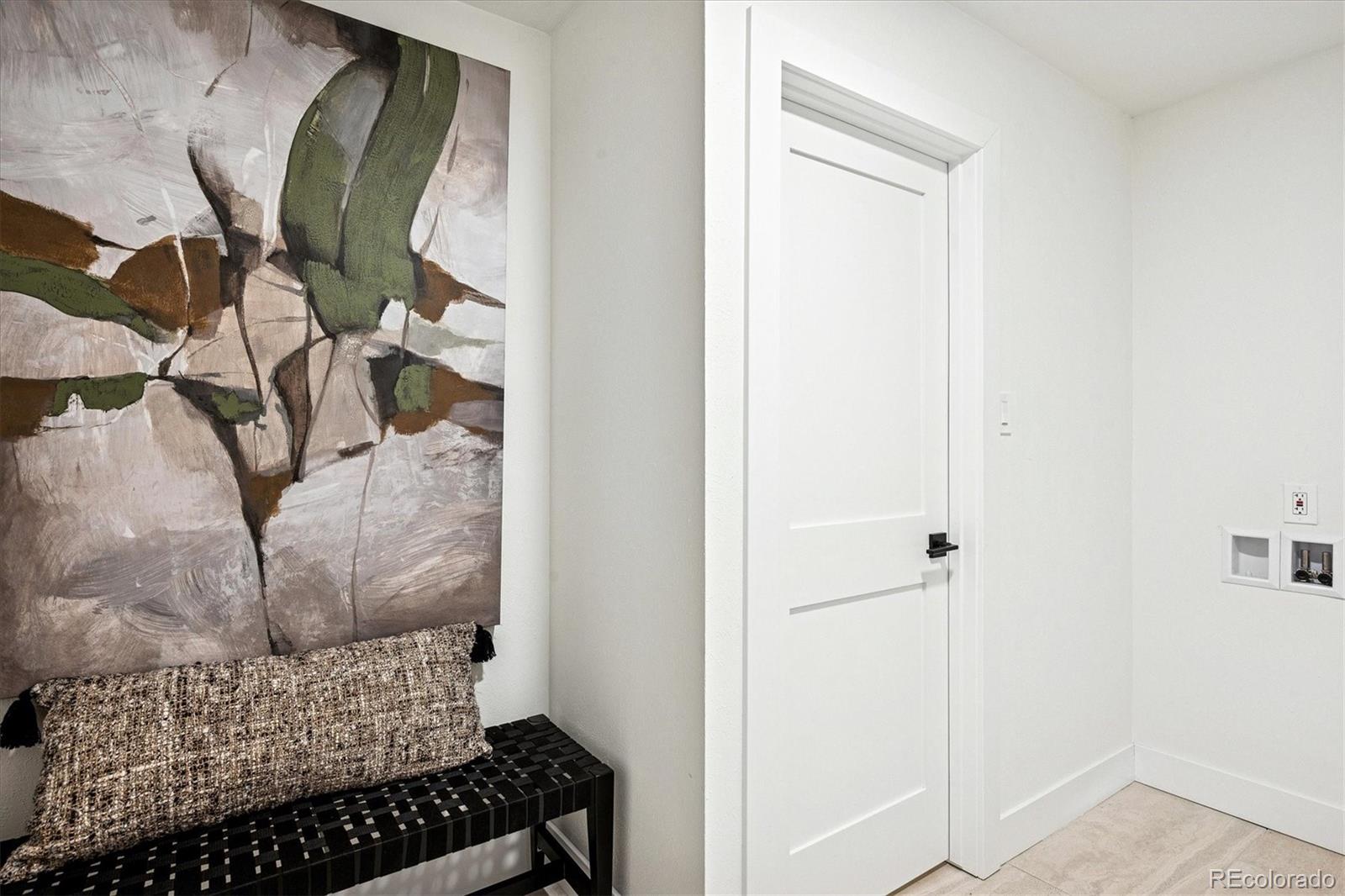 Denver, Colorado, 80237, United States, 5 Bedrooms Bedrooms, ,4 BathroomsBathrooms,Residential,Active,2008256