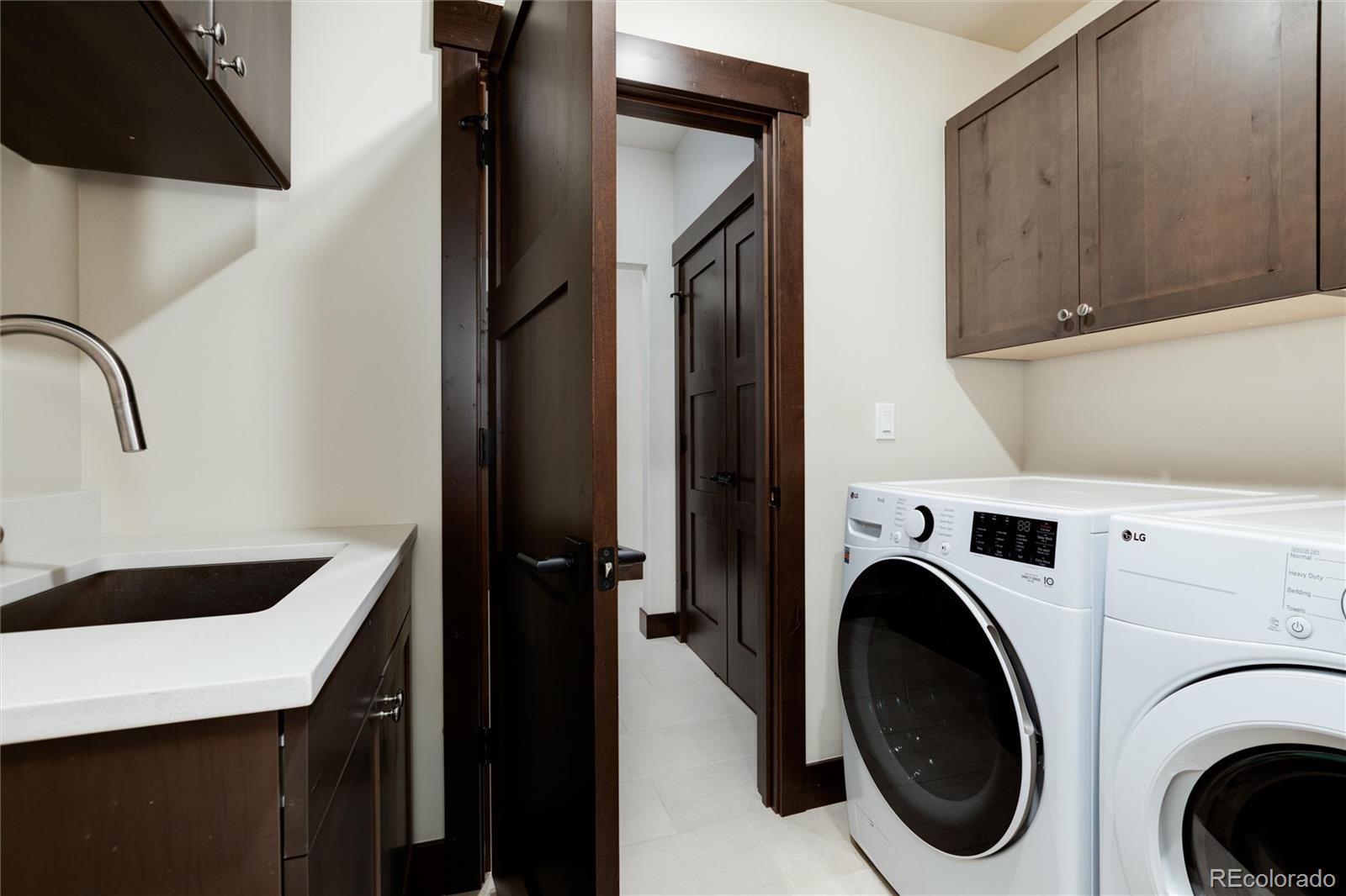 Silverthorne, Colorado, 80498, United States, 3 Bedrooms Bedrooms, ,3 BathroomsBathrooms,Residential,Active,1823934