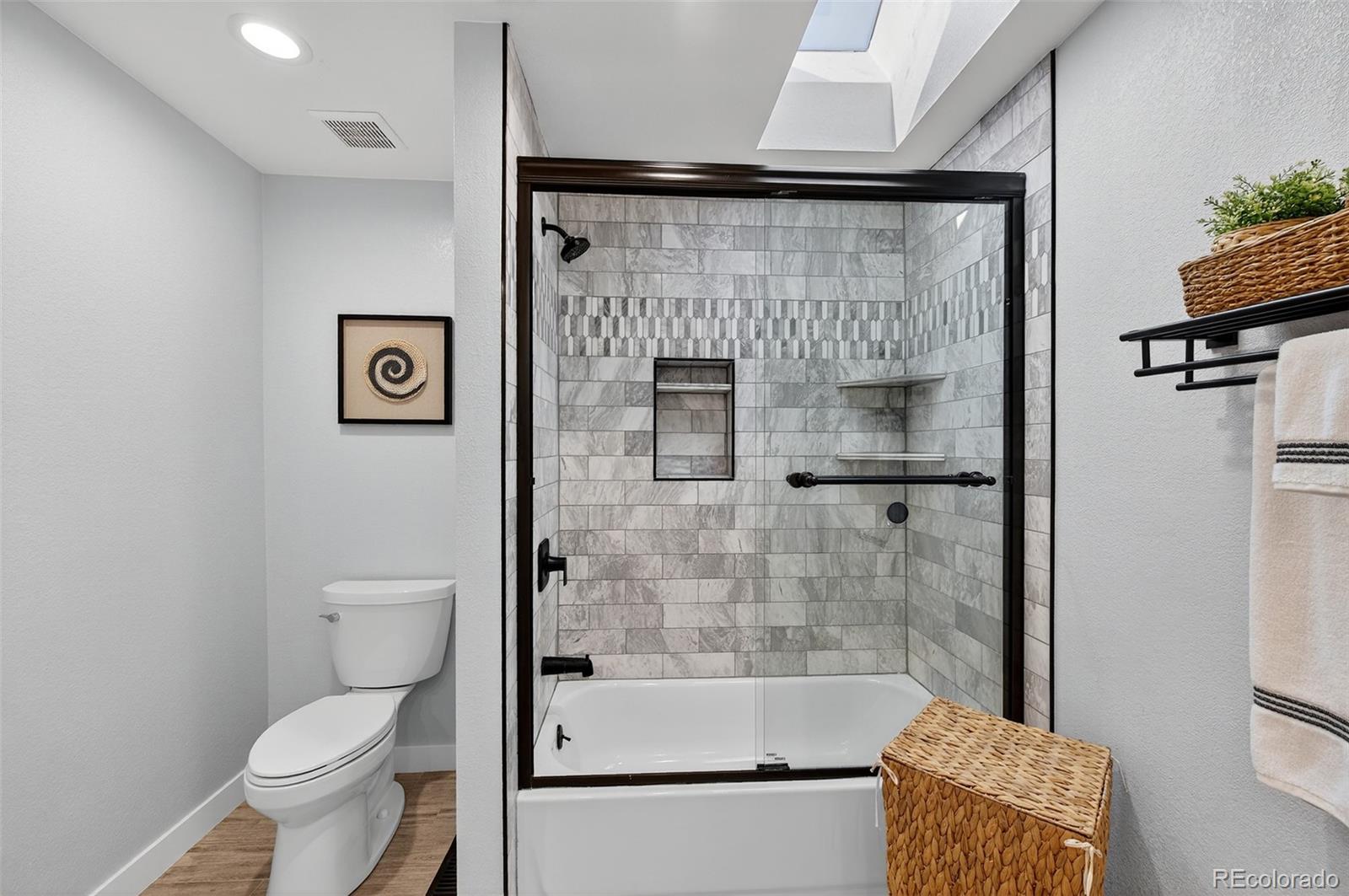 Littleton, Colorado, 80127, United States, 6 Bedrooms Bedrooms, ,4 BathroomsBathrooms,Residential,Active,1945540