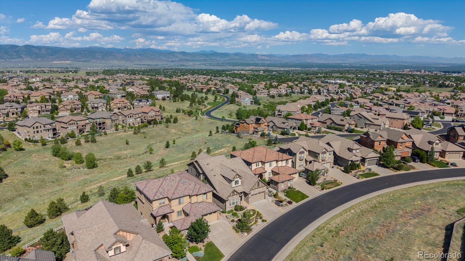 Spectacular, unobstructed panoramic mountain views from all three leve – image 47