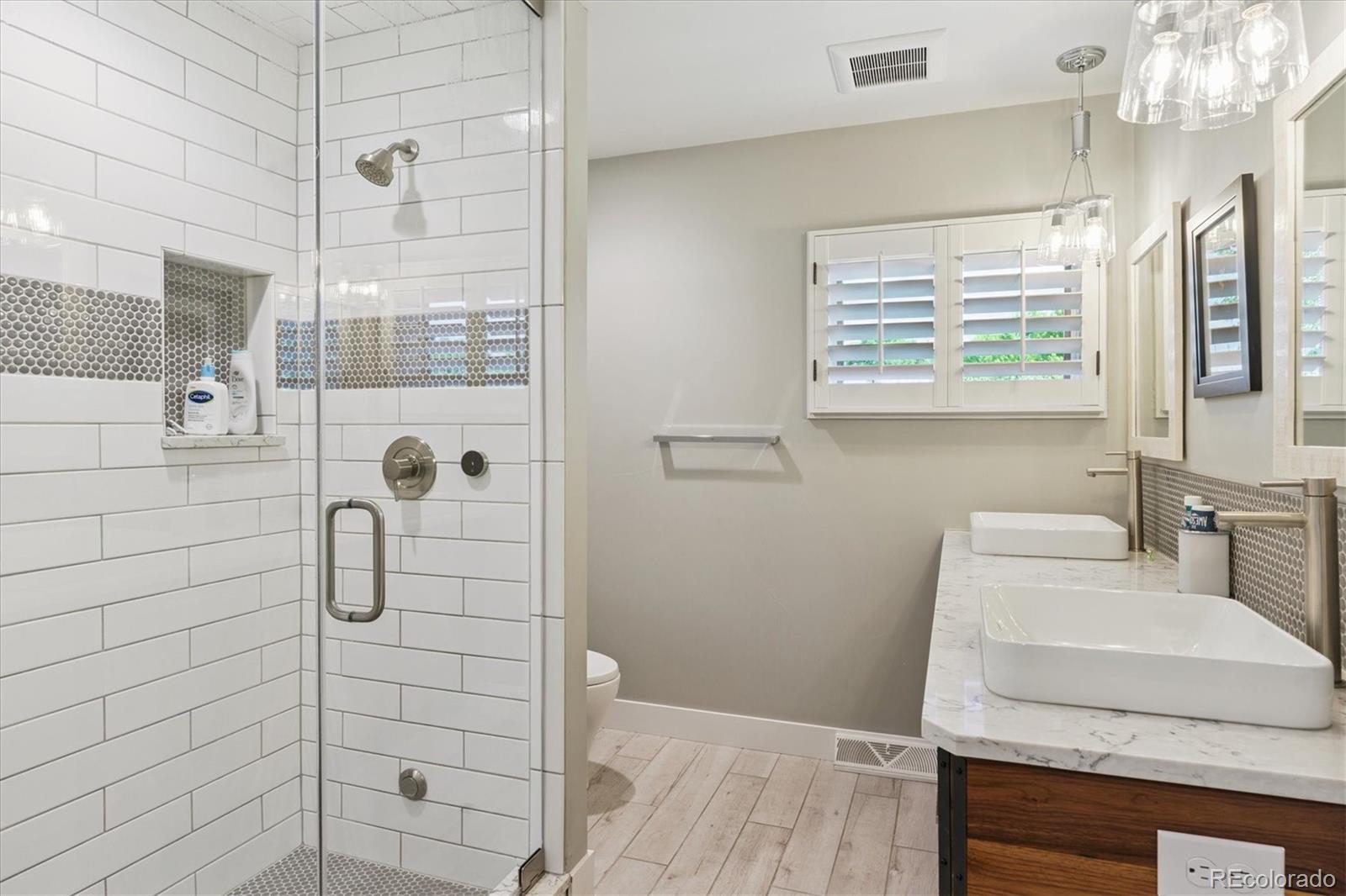 Littleton, Colorado, 80123, United States, 4 Bedrooms Bedrooms, ,5 BathroomsBathrooms,Residential,Active,2019490