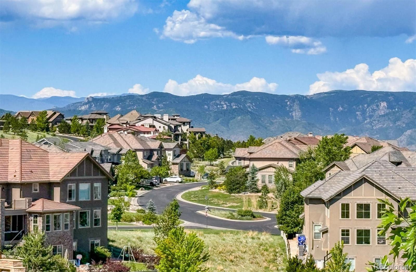 Spectacular, unobstructed panoramic mountain views from all three leve – image 32