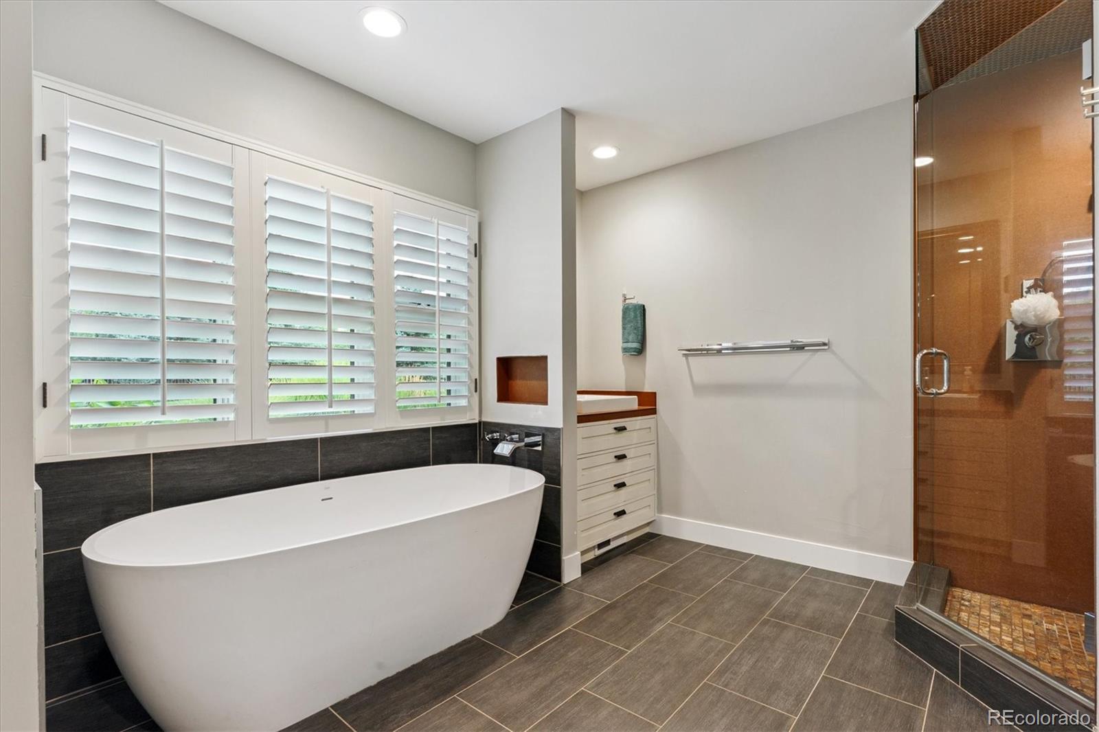 Littleton, Colorado, 80123, United States, 4 Bedrooms Bedrooms, ,5 BathroomsBathrooms,Residential,Active,2019490