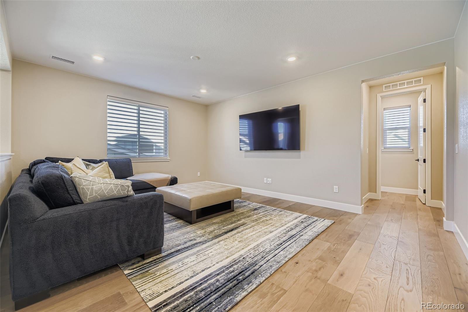 Lone Tree, Colorado, 80134, United States, 6 Bedrooms Bedrooms, ,6 BathroomsBathrooms,Residential,Active,2009845