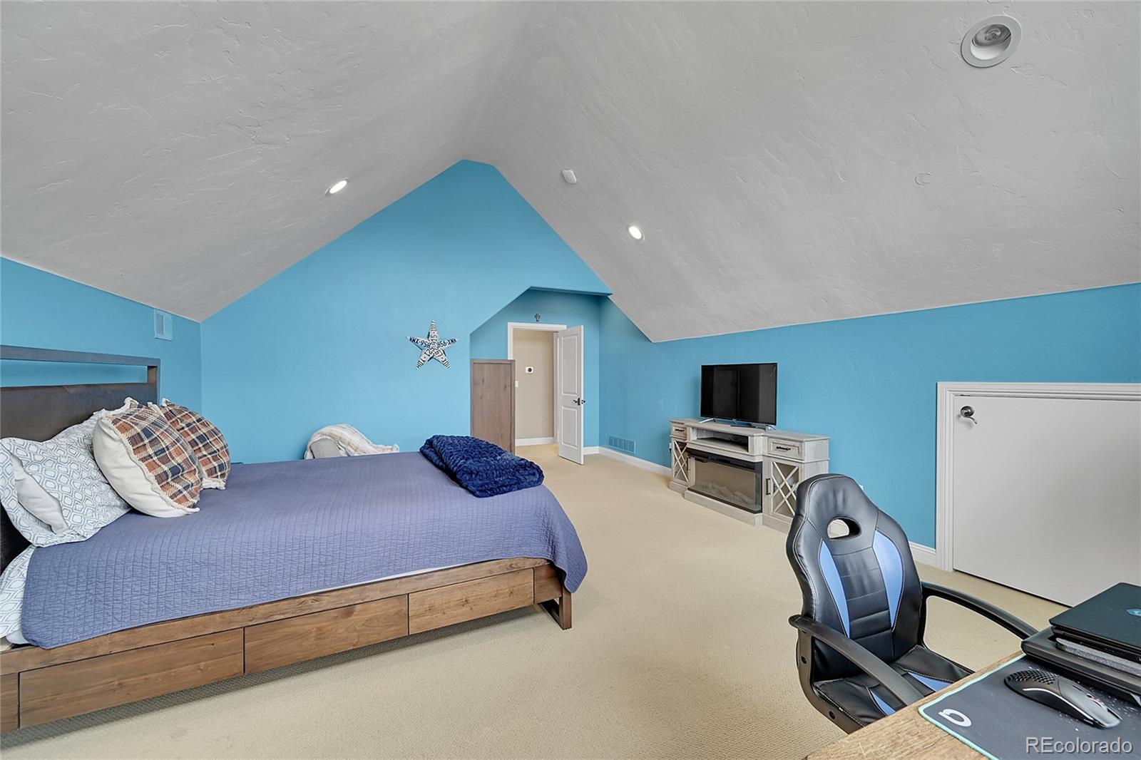 Erie, Colorado, 80516, United States, 6 Bedrooms Bedrooms, ,5 BathroomsBathrooms,Residential,Active,1953366