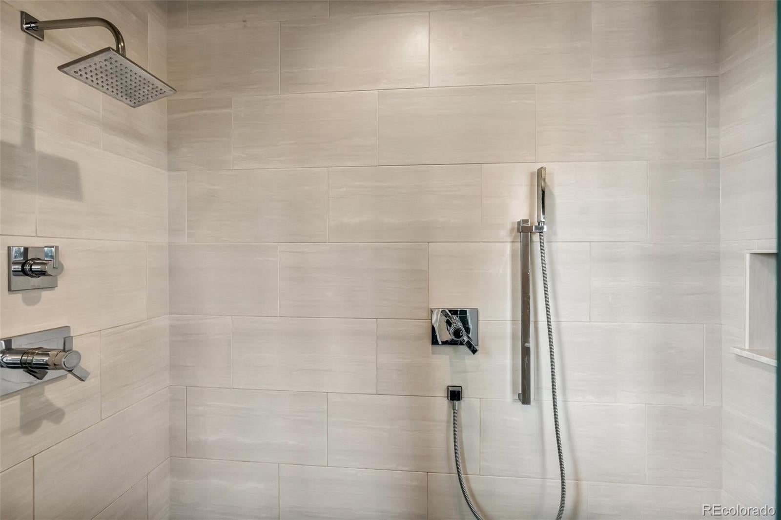 Elizabeth, Colorado, 80107, United States, 4 Bedrooms Bedrooms, ,6 BathroomsBathrooms,Residential,Contingent,2007099