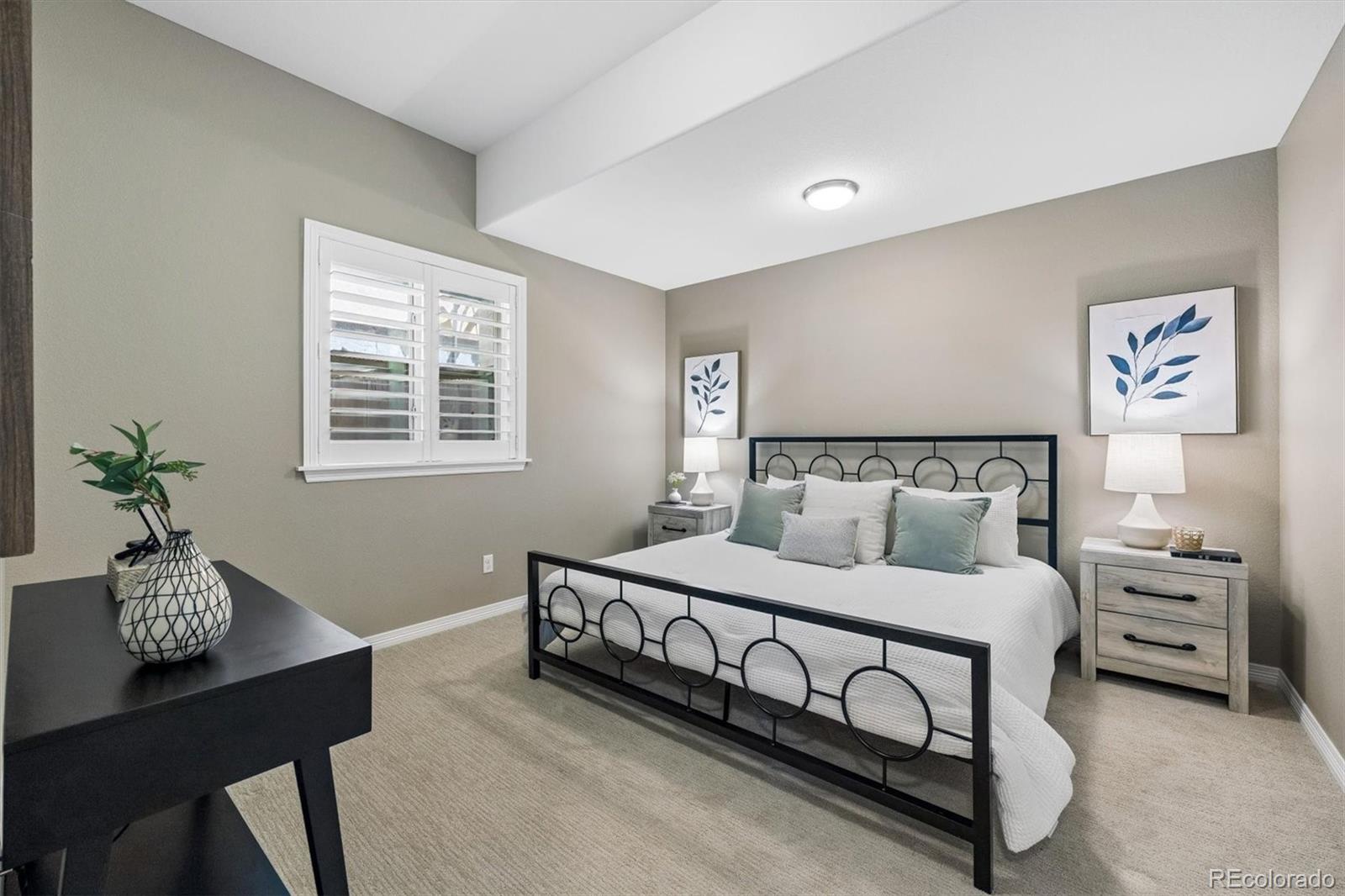 Spectacular, unobstructed panoramic mountain views from all three leve – image 34