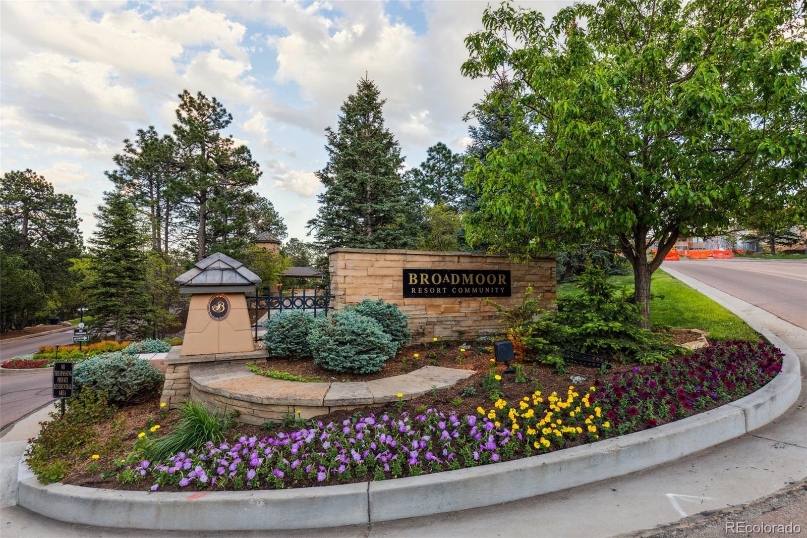 Colorado Springs, Colorado, 80906, United States, 6 Bedrooms Bedrooms, ,6 BathroomsBathrooms,Residential,Active,1894221
