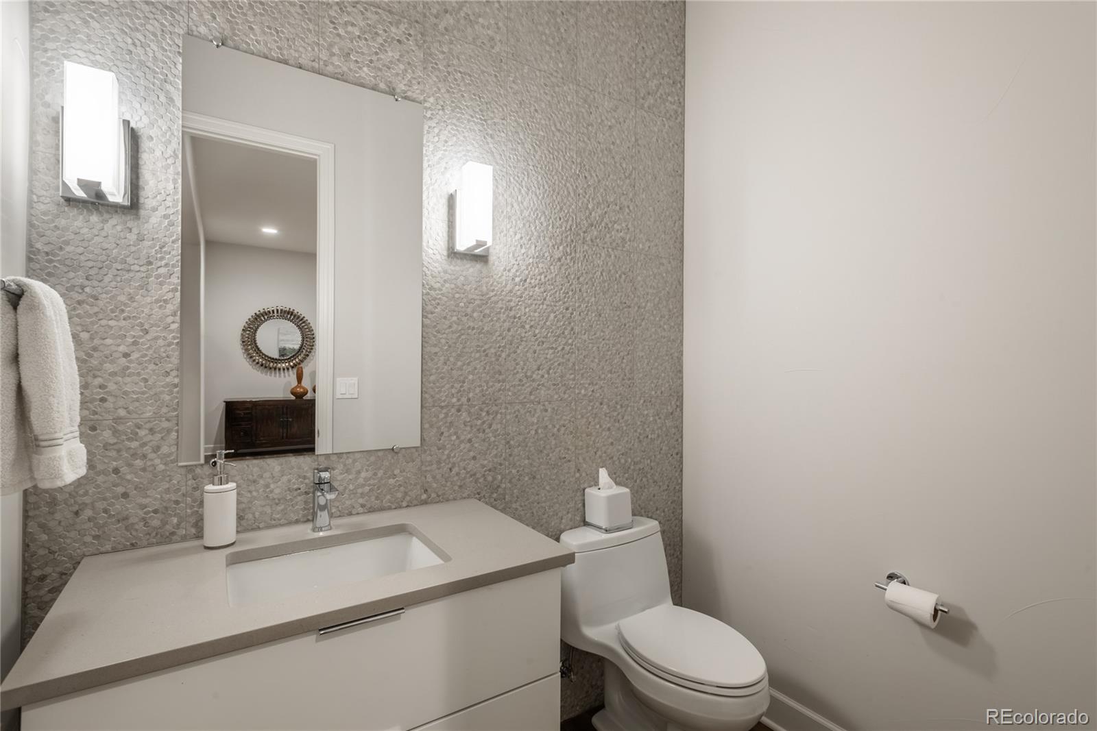 Highlands Ranch, Colorado, 80126, United States, 5 Bedrooms Bedrooms, ,7 BathroomsBathrooms,Residential,Active,2010899