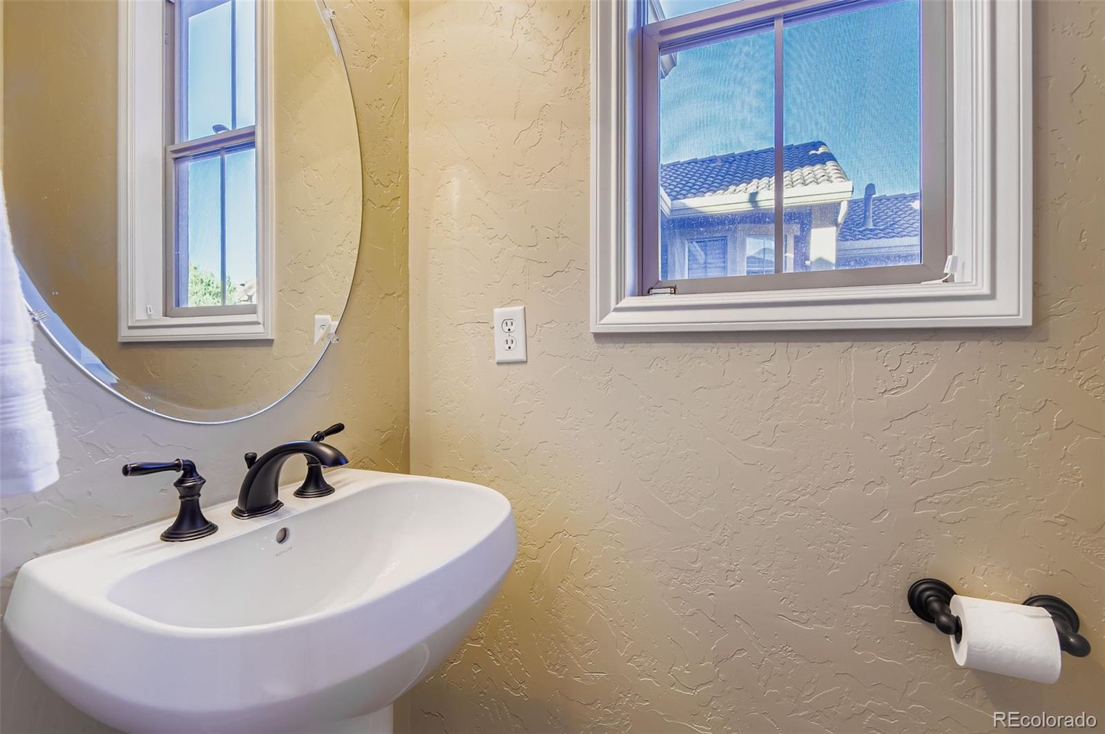 Highlands Ranch, Colorado, 80126, United States, 3 Bedrooms Bedrooms, ,3 BathroomsBathrooms,Residential,Active,1973546