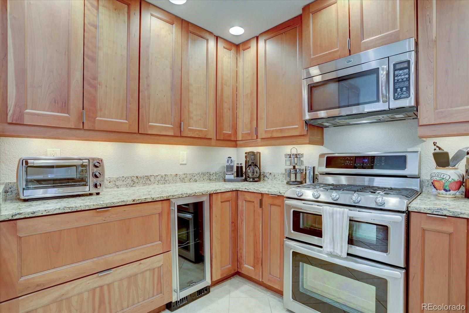 Boulder, Colorado, 80302, United States, 3 Bedrooms Bedrooms, ,4 BathroomsBathrooms,Residential,Active,2008273