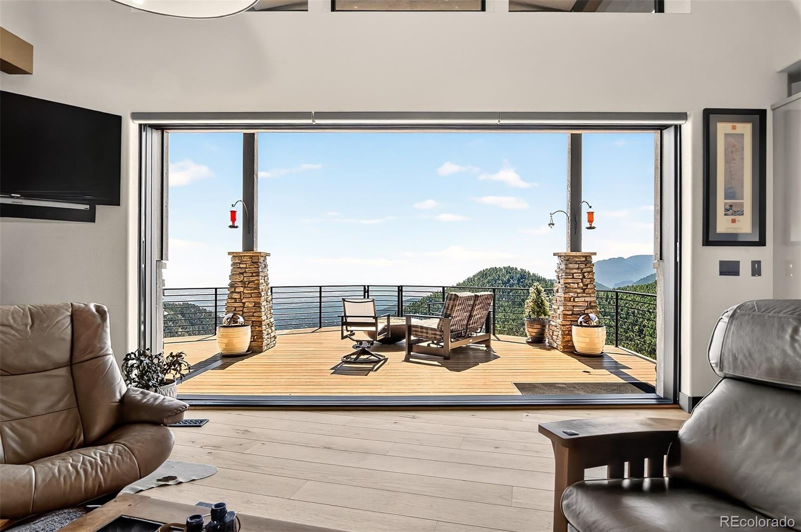 Manitou Springs, Colorado, 80829, United States, 4 Bedrooms Bedrooms, ,3 BathroomsBathrooms,Residential,Active,1933732