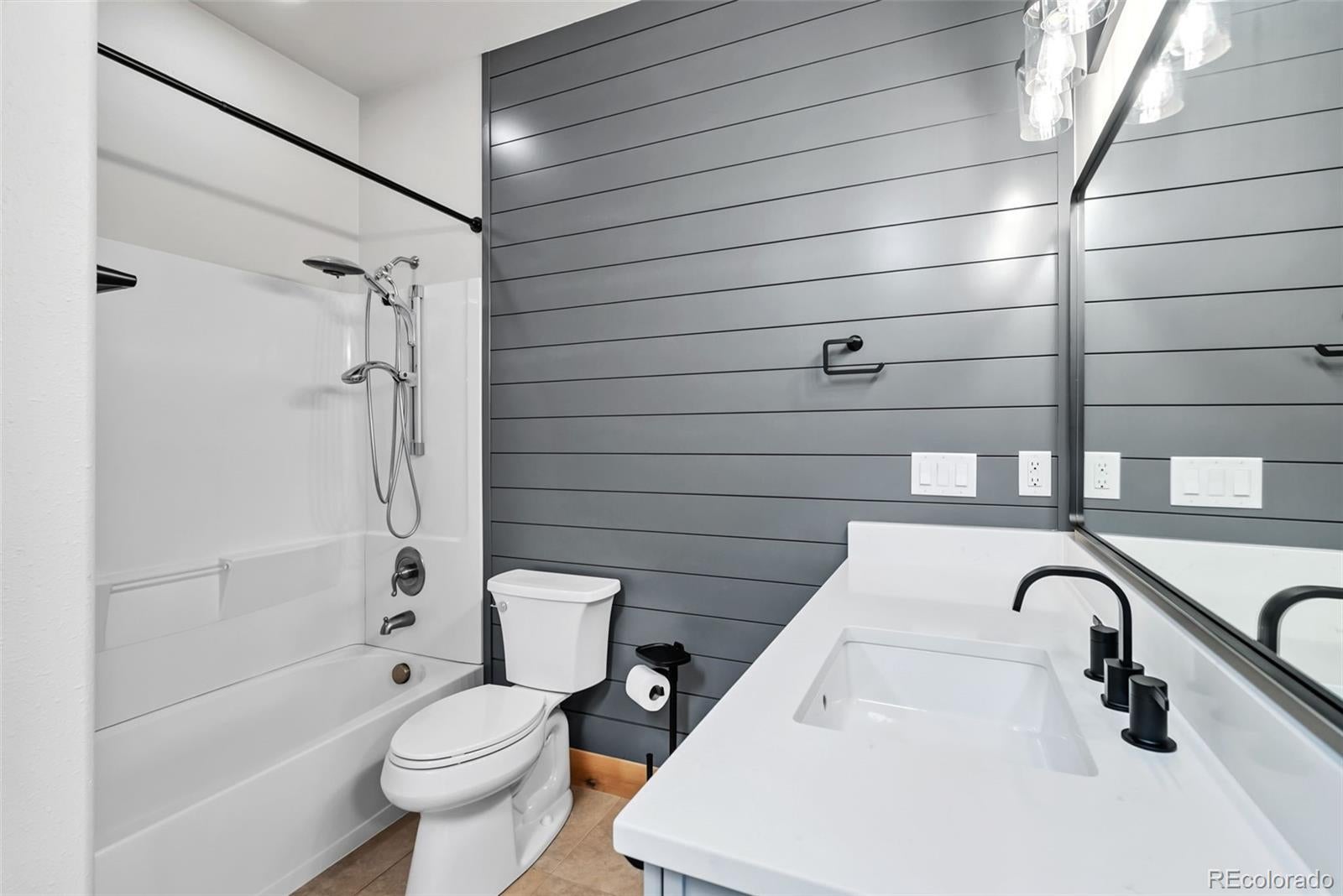 Silverthorne, Colorado, 80498, United States, 6 Bedrooms Bedrooms, ,4 BathroomsBathrooms,Residential,Active,1959532