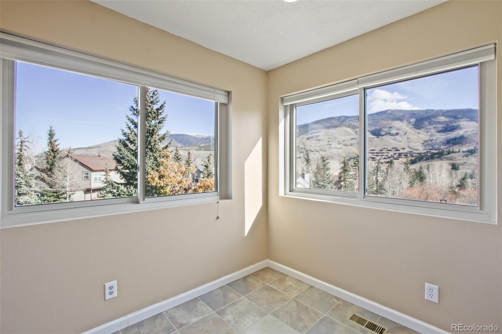 Silverthorne, Colorado, 80498, United States, 3 Bedrooms Bedrooms, ,2 BathroomsBathrooms,Residential,Active,1992542