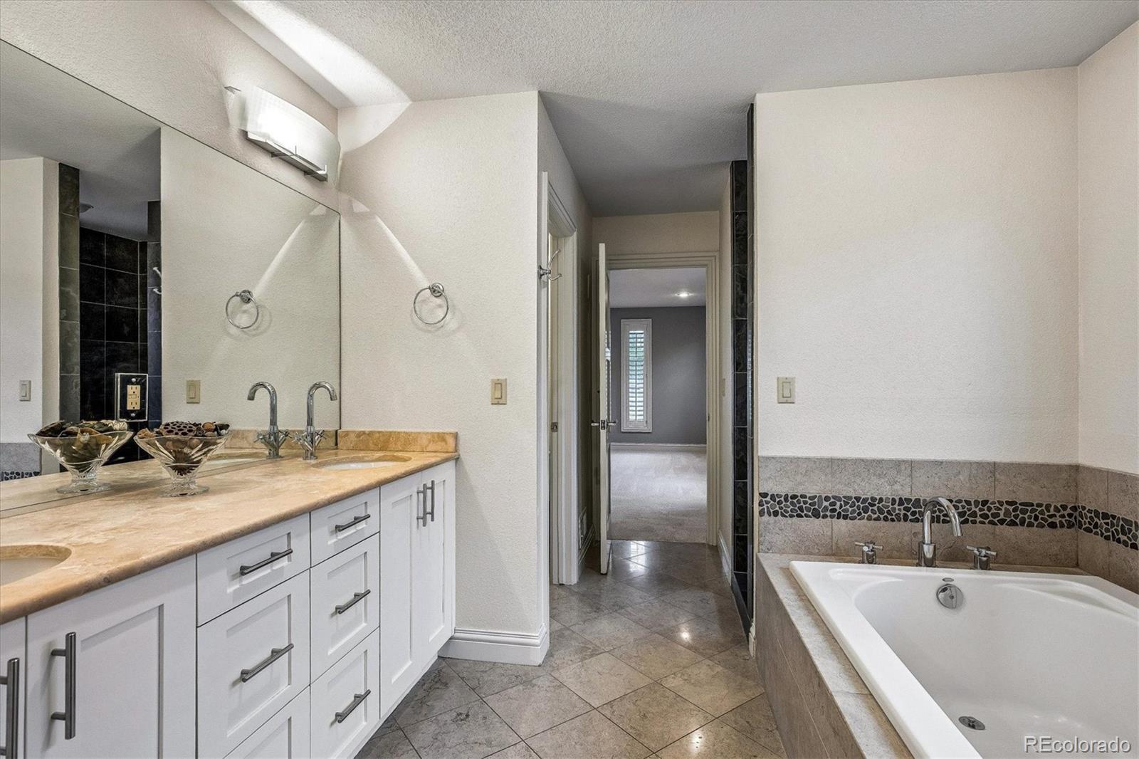 Denver, Colorado, 80209, United States, 3 Bedrooms Bedrooms, ,4 BathroomsBathrooms,Residential,Active,2045705