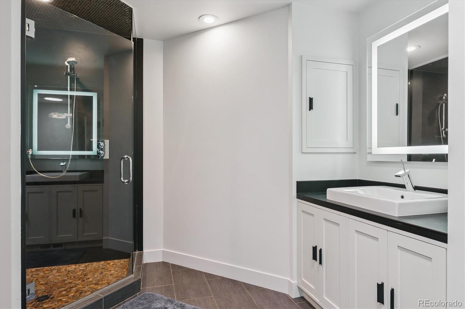 Littleton, Colorado, 80123, United States, 4 Bedrooms Bedrooms, ,5 BathroomsBathrooms,Residential,Active,2019490