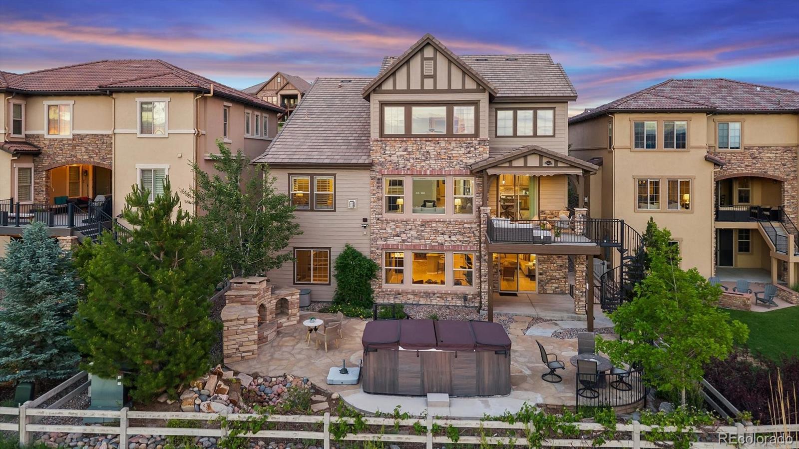 Spectacular, unobstructed panoramic mountain views from all three leve – image 4