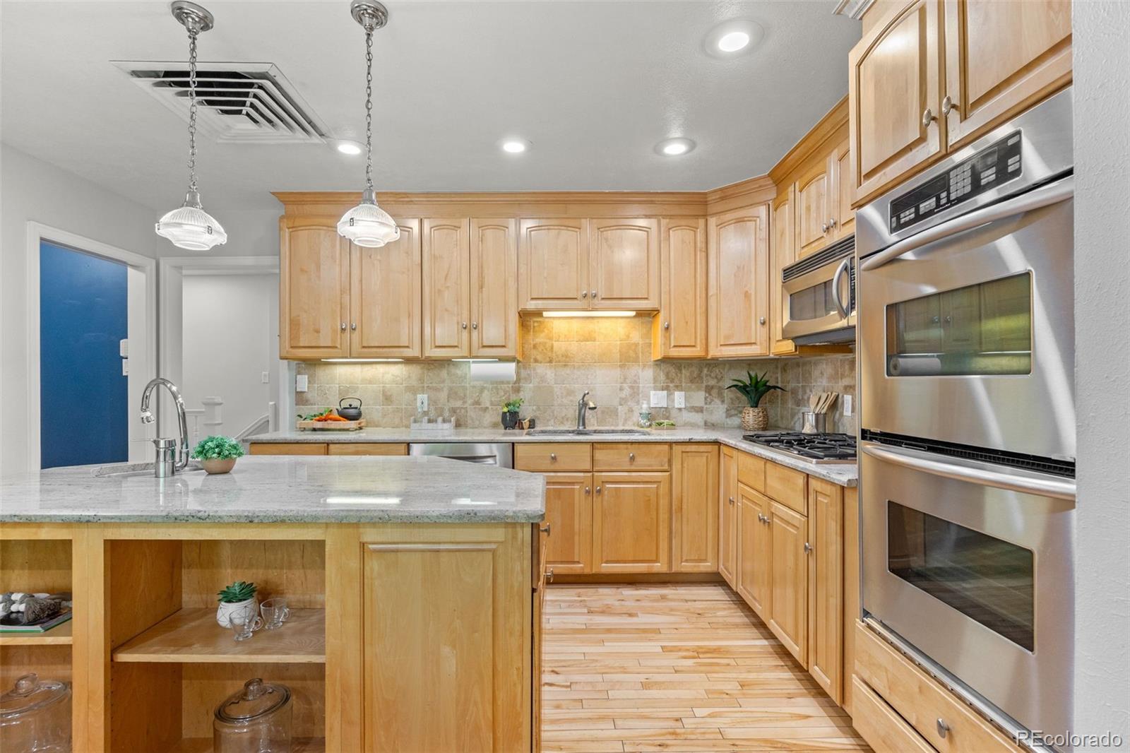 Englewood, Colorado, 80111, United States, 4 Bedrooms Bedrooms, ,3 BathroomsBathrooms,Residential,Active,1909660