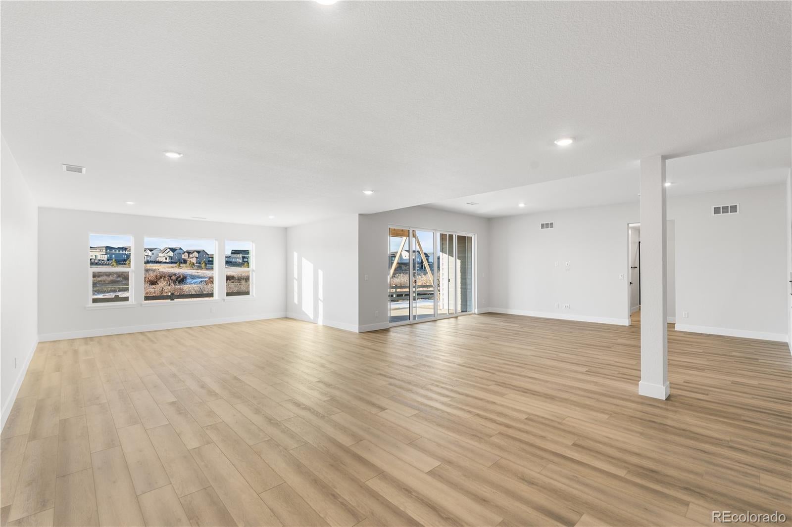 Castle Pines, Colorado, 80108, United States, 7 Bedrooms Bedrooms, ,7 BathroomsBathrooms,Residential,Active,2016708