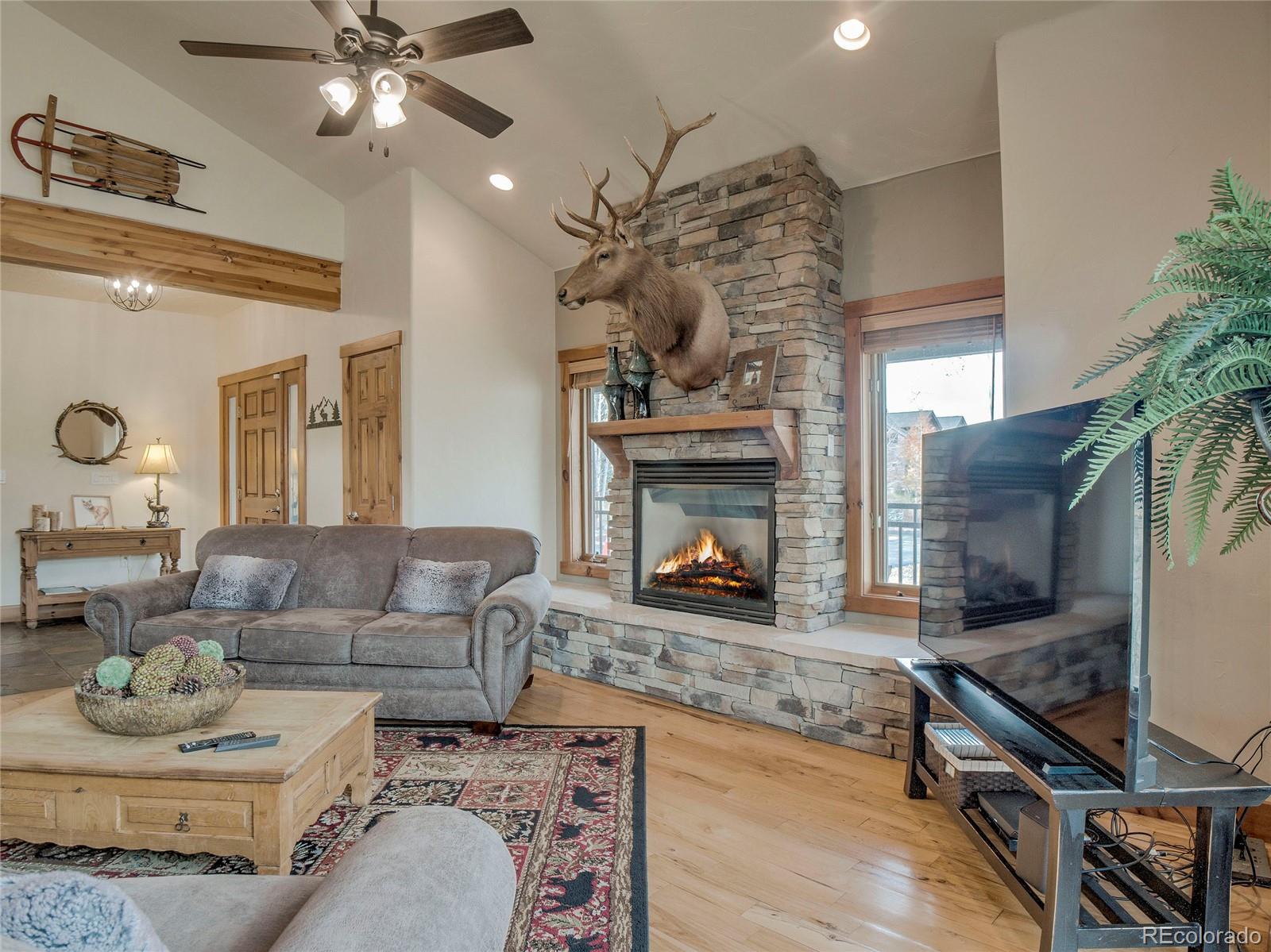 Silverthorne, Colorado, 80498, United States, 5 Bedrooms Bedrooms, ,4 BathroomsBathrooms,Residential,Active,1961917