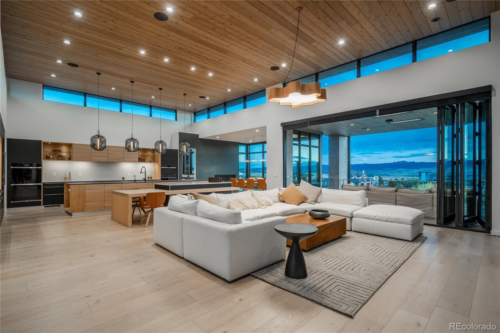 Highlands Ranch, Colorado, 80126, United States, 4 Bedrooms Bedrooms, ,7 BathroomsBathrooms,Residential,Active,2045709