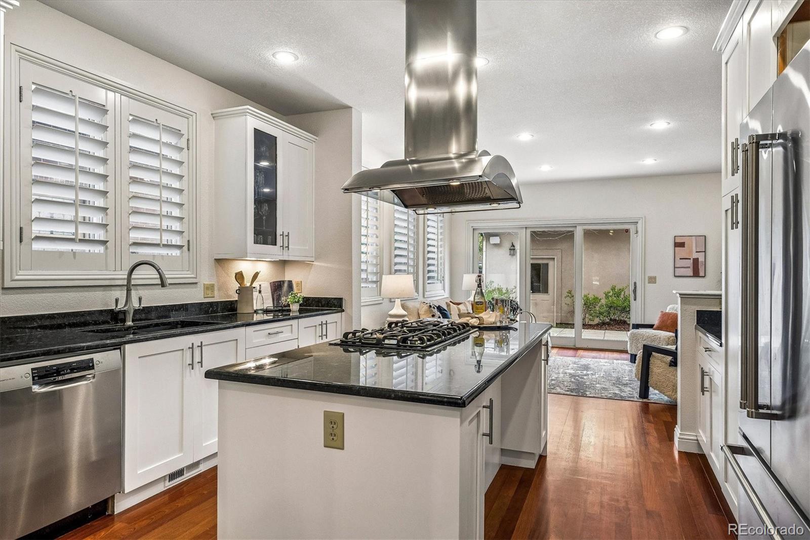 Denver, Colorado, 80209, United States, 3 Bedrooms Bedrooms, ,4 BathroomsBathrooms,Residential,Active,2045705