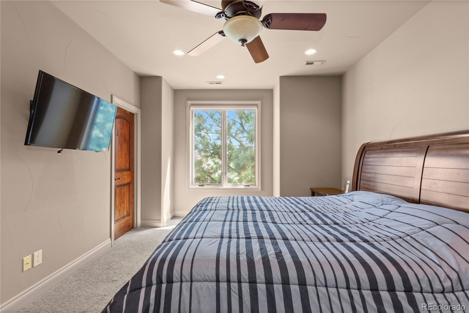 Aurora, Colorado, 80016, United States, 5 Bedrooms Bedrooms, ,7 BathroomsBathrooms,Residential,Active,1946531