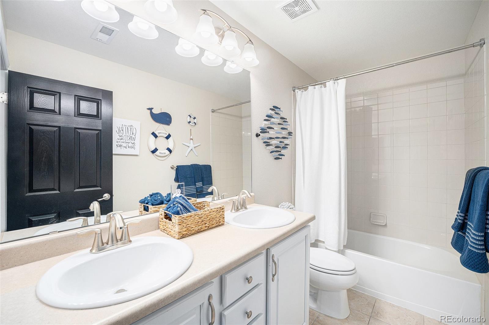 Arvada, Colorado, 80403, United States, 4 Bedrooms Bedrooms, ,5 BathroomsBathrooms,Residential,Active,1952068