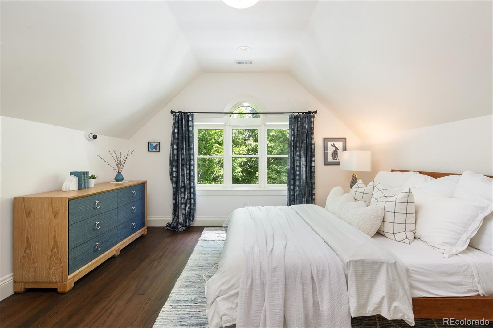 Boulder, Colorado, 80302, United States, 4 Bedrooms Bedrooms, ,5 BathroomsBathrooms,Residential,Active,1953427