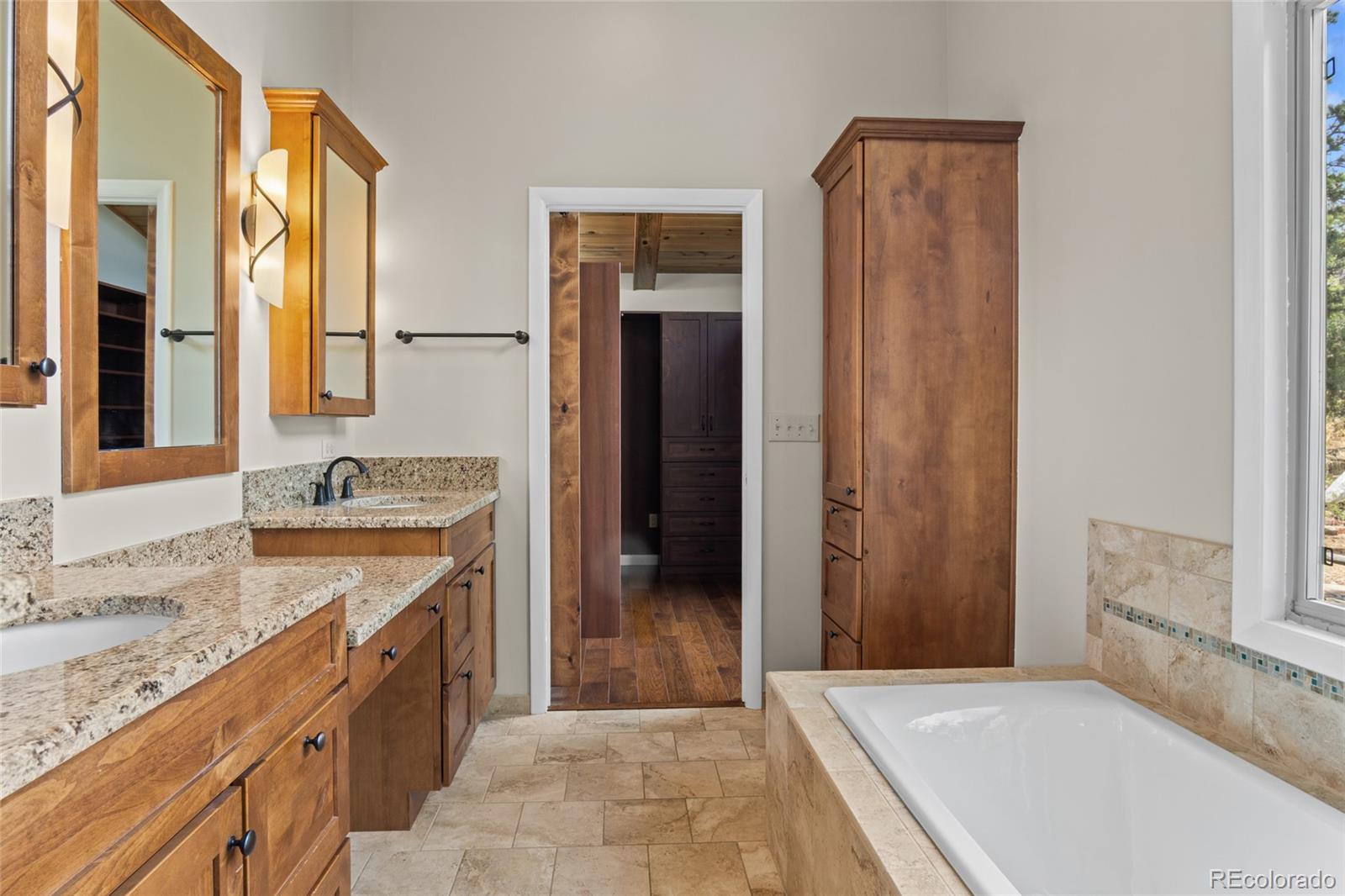 Castle Rock, Colorado, 80108, United States, 4 Bedrooms Bedrooms, ,3 BathroomsBathrooms,Residential,Active,1904153