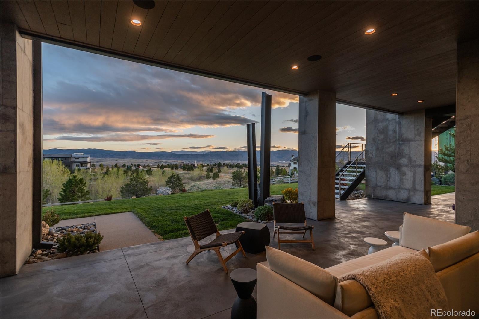 Highlands Ranch, Colorado, 80126, United States, 4 Bedrooms Bedrooms, ,7 BathroomsBathrooms,Residential,Active,2045709