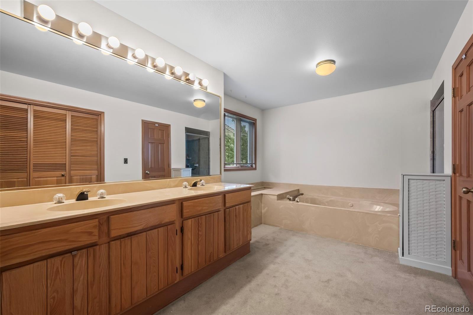 Boulder, Colorado, 80303, United States, 4 Bedrooms Bedrooms, ,3 BathroomsBathrooms,Residential,Active,1945495