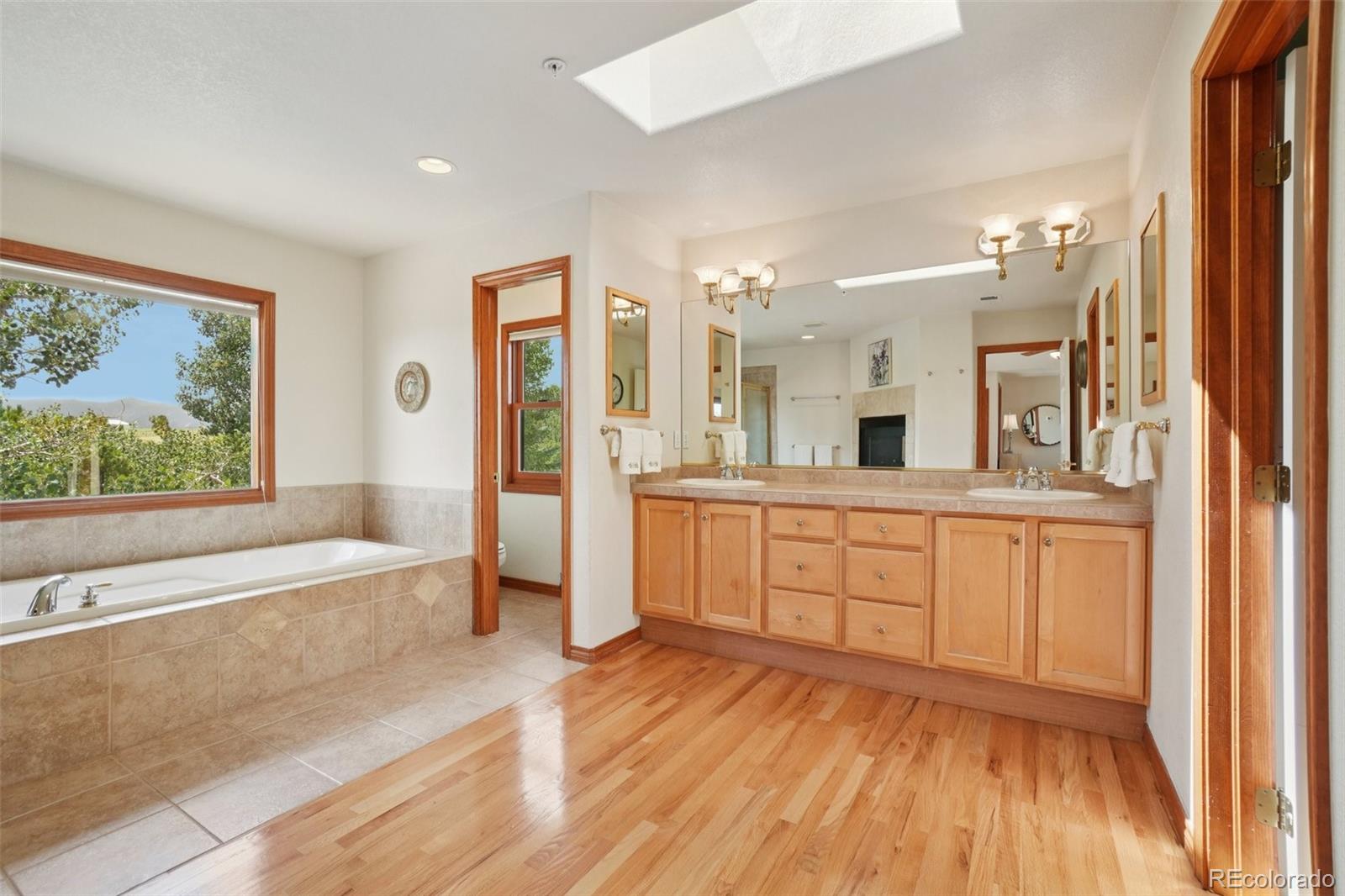 Larkspur, Colorado, 80118, United States, 5 Bedrooms Bedrooms, ,5 BathroomsBathrooms,Residential,Active,1914586