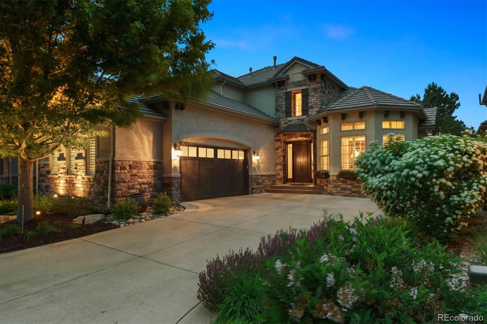 Littleton, Colorado, 80123, United States, 3 Bedrooms Bedrooms, ,4 BathroomsBathrooms,Residential,Active,1905081
