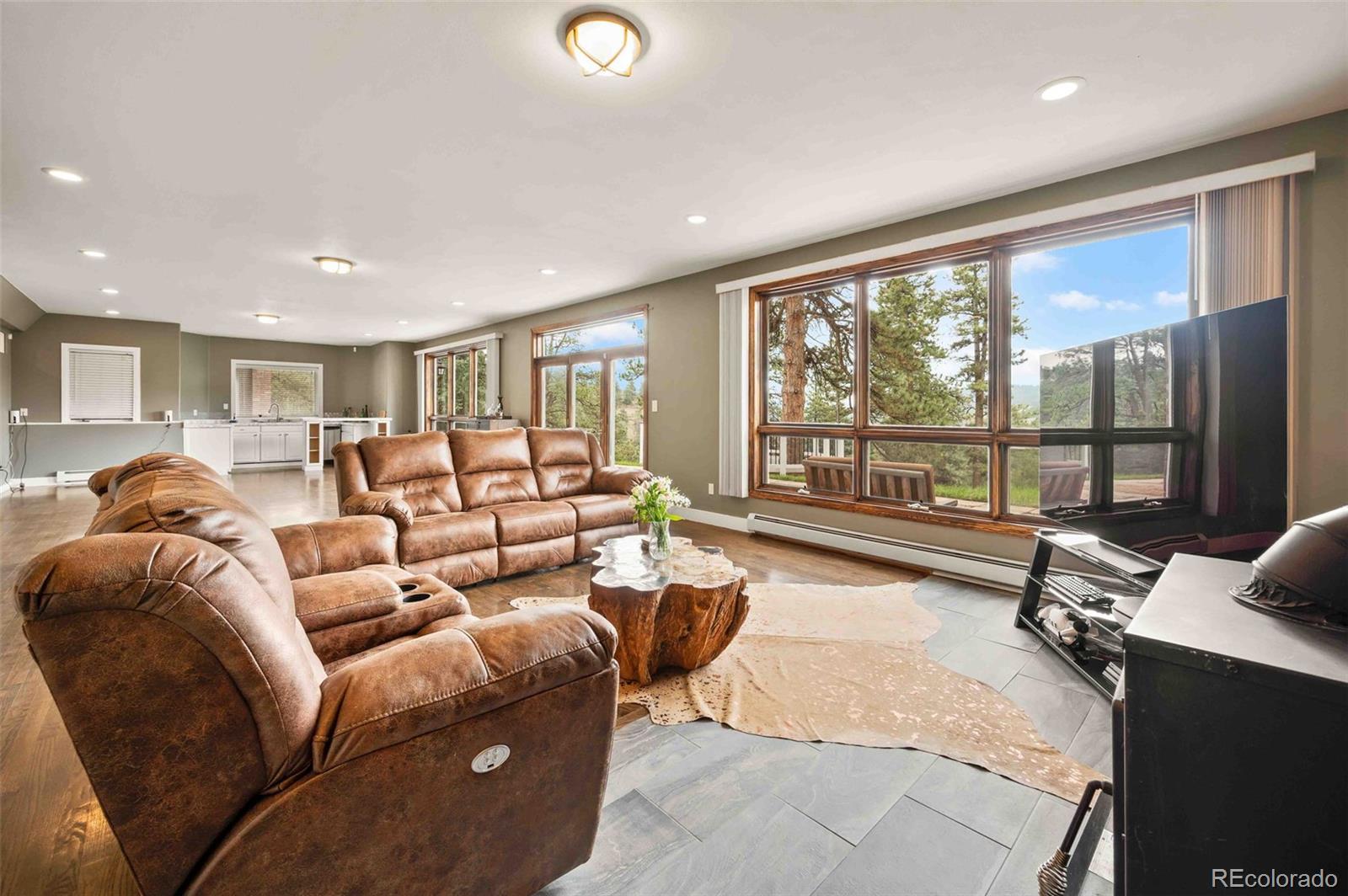 Golden, Colorado, 80401, United States, 4 Bedrooms Bedrooms, ,5 BathroomsBathrooms,Residential,Active,1922327