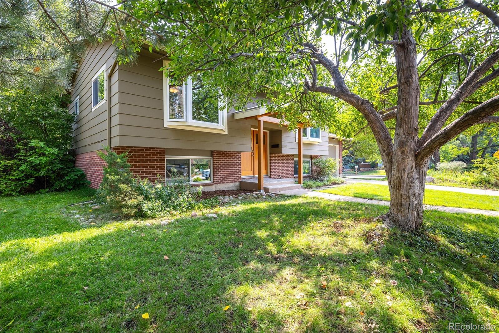 Boulder, Colorado, 80304, United States, 3 Bedrooms Bedrooms, ,2 BathroomsBathrooms,Residential,Active,1944056
