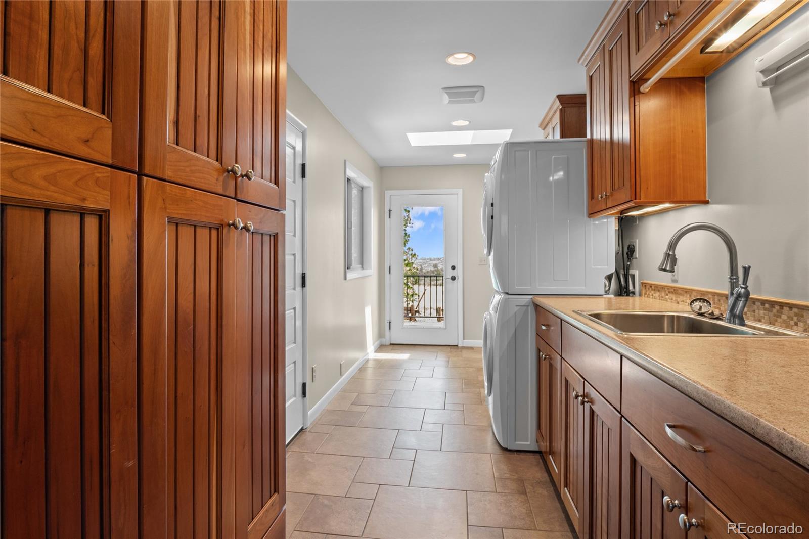 Castle Rock, Colorado, 80108, United States, 4 Bedrooms Bedrooms, ,3 BathroomsBathrooms,Residential,Active,1904153