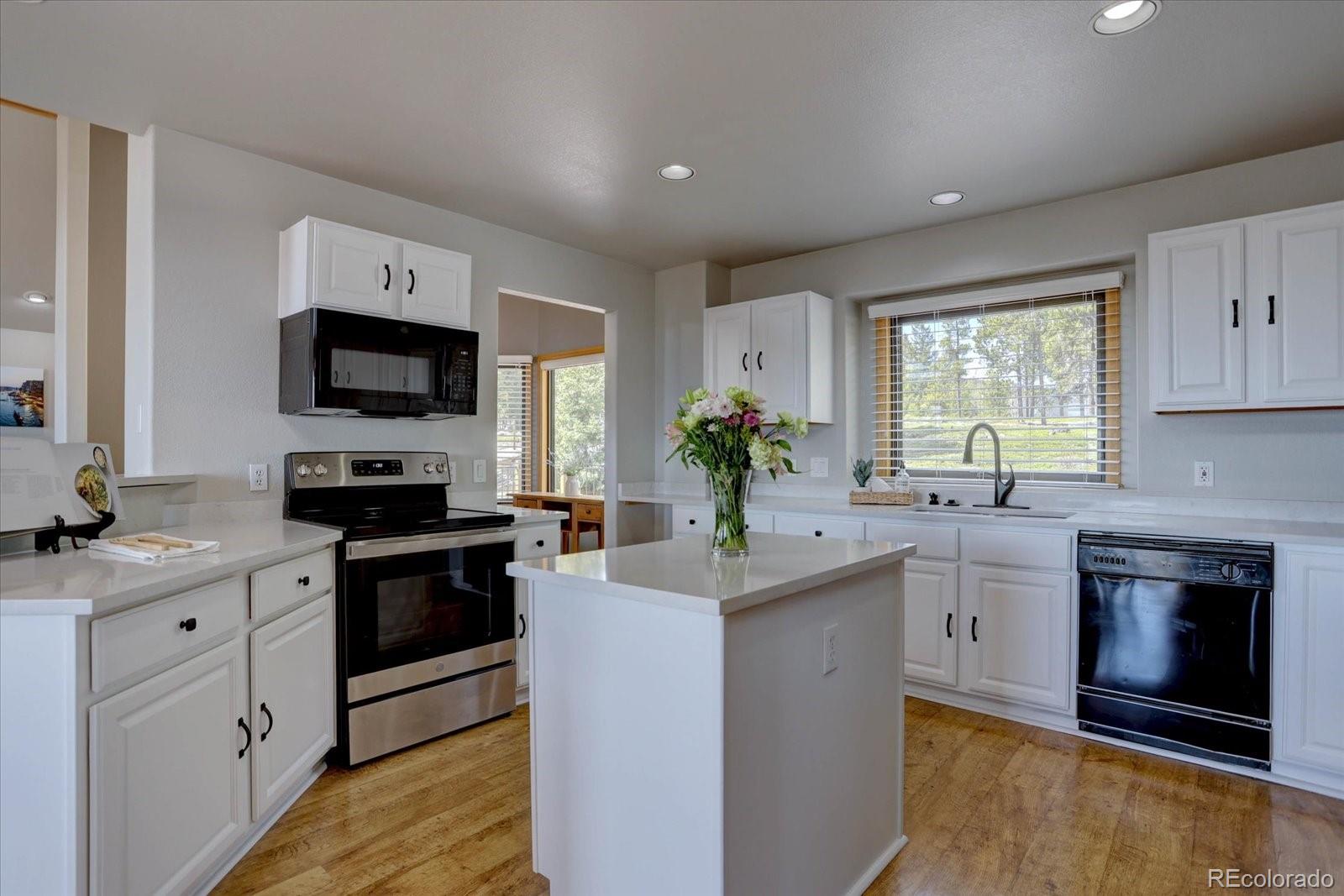 Conifer, Colorado, 80433, United States, 4 Bedrooms Bedrooms, ,3 BathroomsBathrooms,Residential,Active,1795699